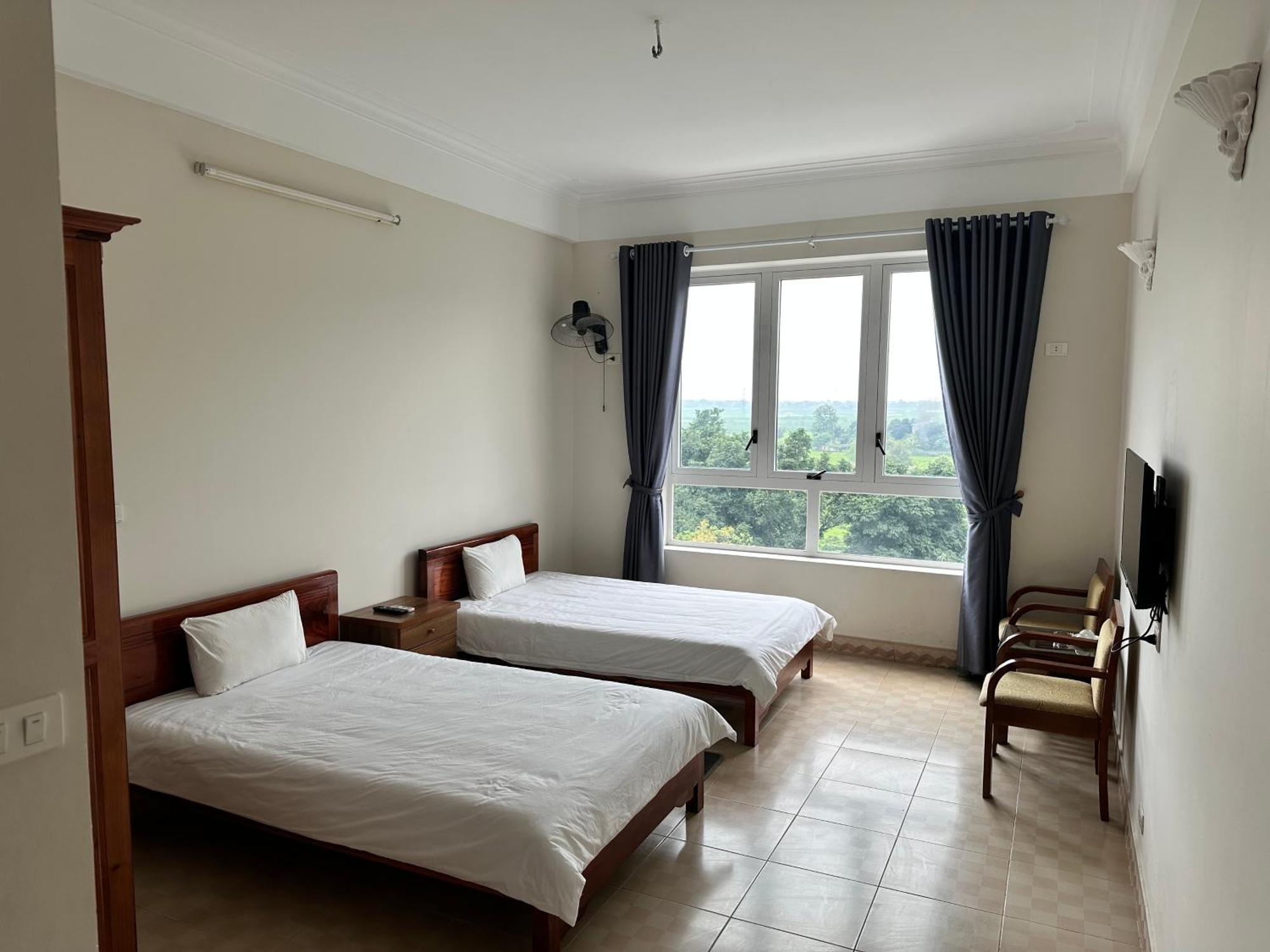 Thien Binh Hotel Hòa Bình Exteriör bild