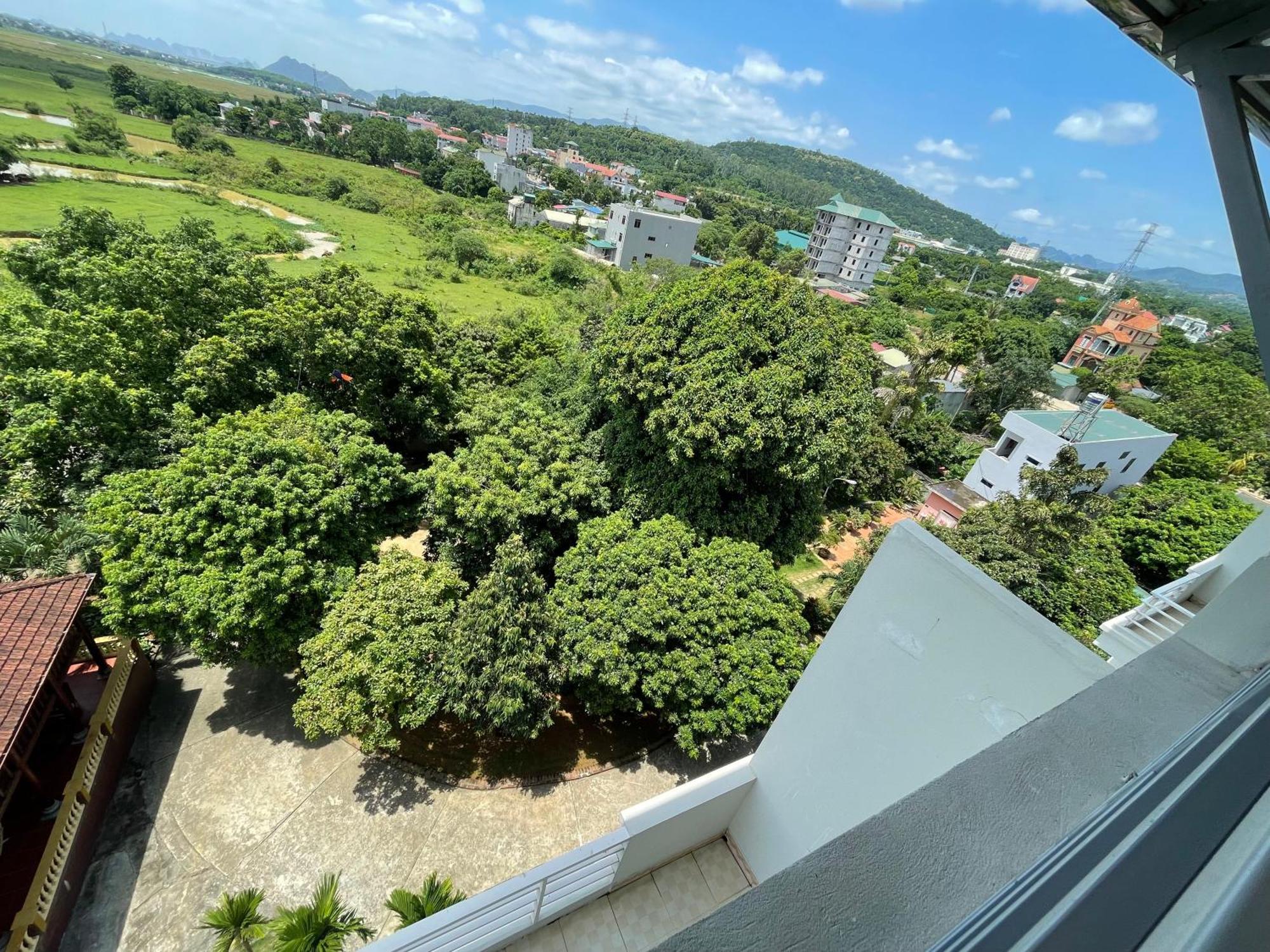 Thien Binh Hotel Hòa Bình Exteriör bild